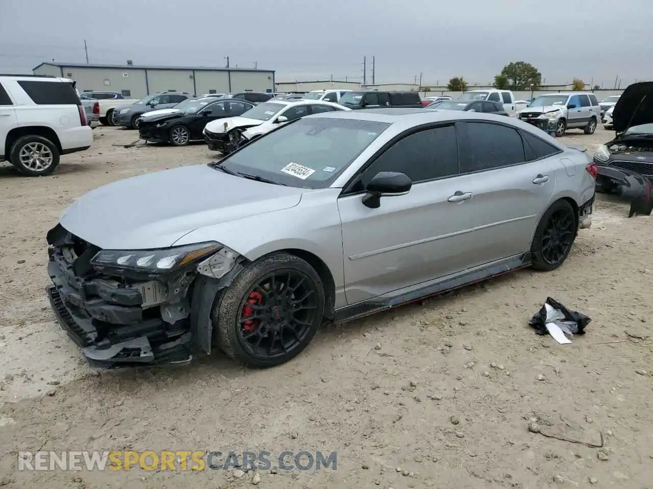 1 Photograph of a damaged car 4T1FZ1FB7LU040275 TOYOTA AVALON 2020
