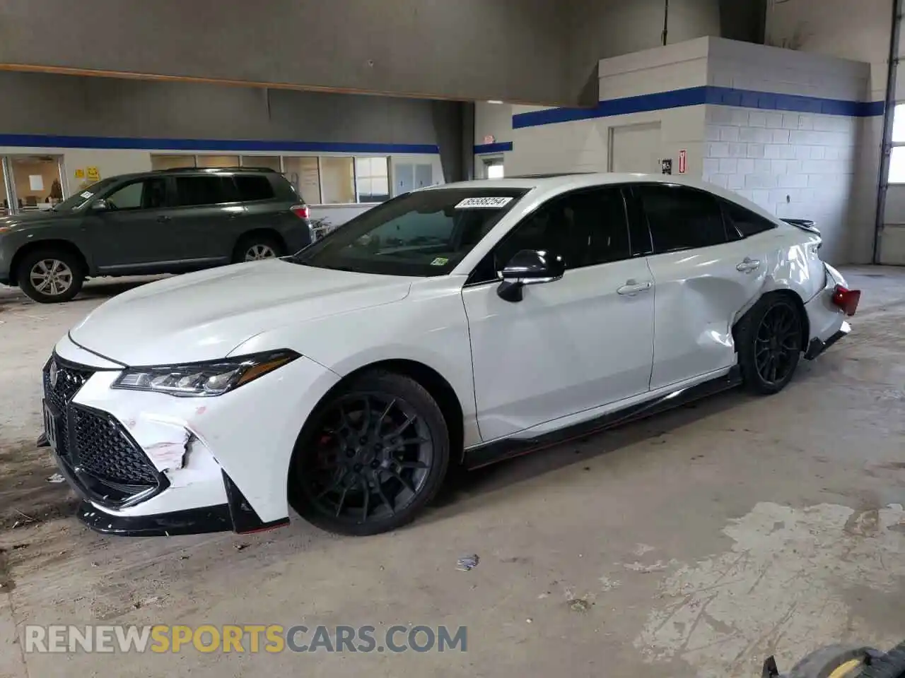 1 Photograph of a damaged car 4T1FZ1FB8LU054993 TOYOTA AVALON 2020