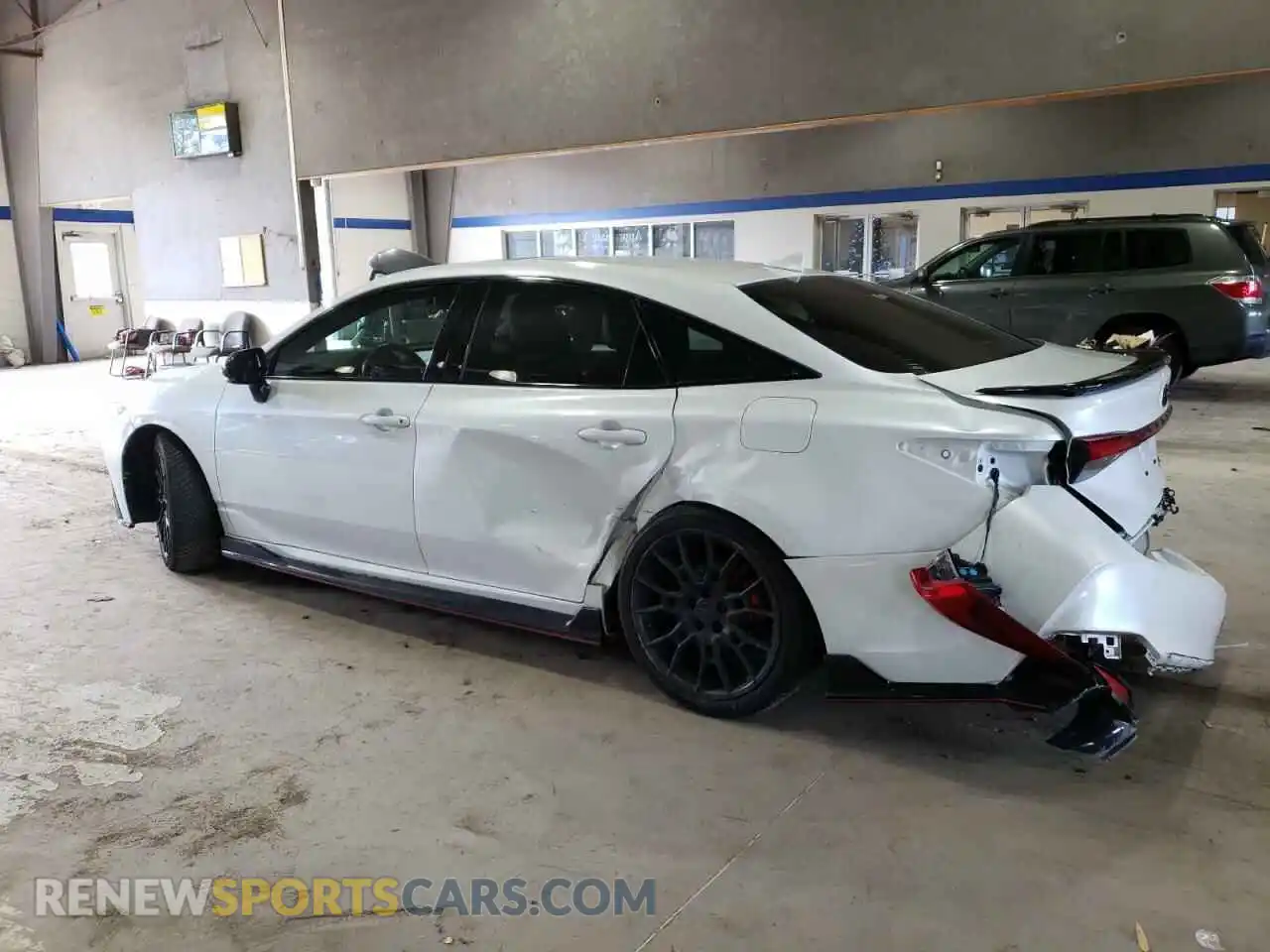 2 Photograph of a damaged car 4T1FZ1FB8LU054993 TOYOTA AVALON 2020
