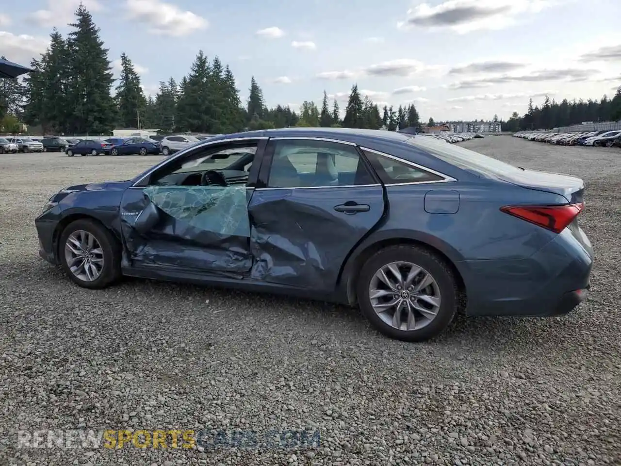 2 Photograph of a damaged car 4T1AA1AB1MU004091 TOYOTA AVALON 2021