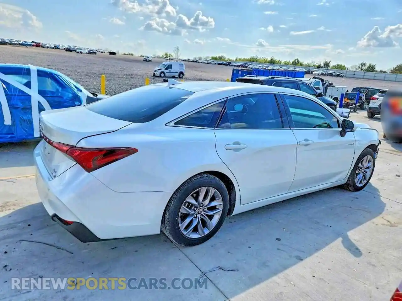 3 Photograph of a damaged car 4T1AA1ABXMU007135 TOYOTA AVALON 2021