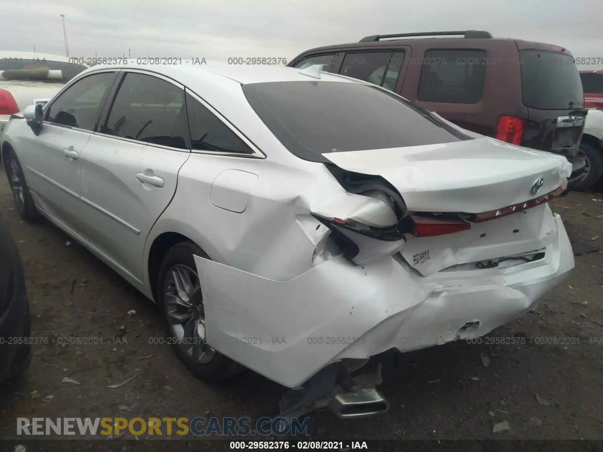 3 Photograph of a damaged car 4T1AZ1FBXMU057549 TOYOTA AVALON 2021