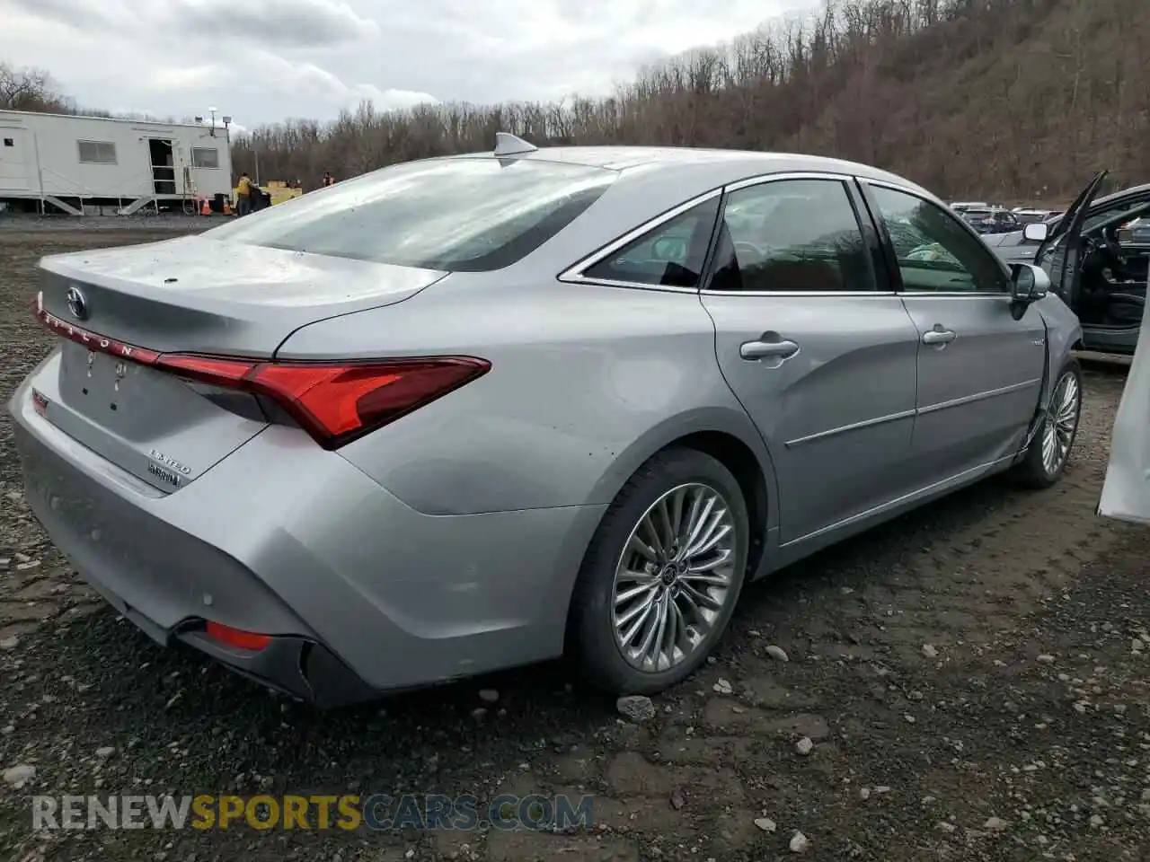 3 Photograph of a damaged car 4T1DA1AB1MU005156 TOYOTA AVALON 2021