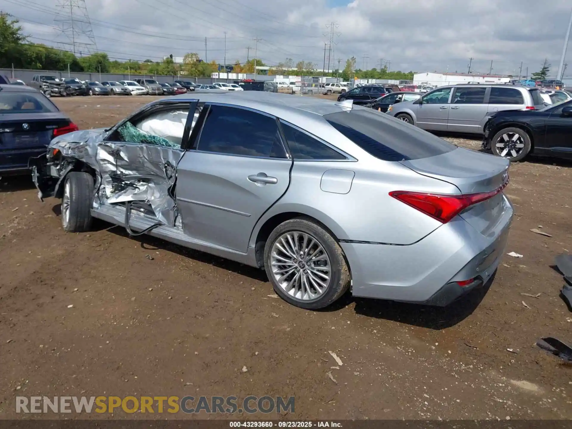 3 Photograph of a damaged car 4T1DA1AB2MU002122 TOYOTA AVALON 2021