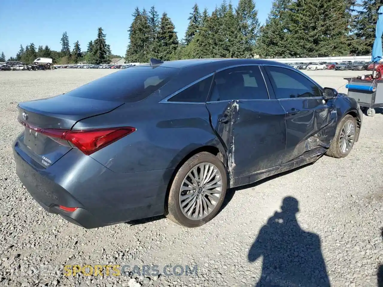 3 Photograph of a damaged car 4T1DA1AB5MU007279 TOYOTA AVALON 2021