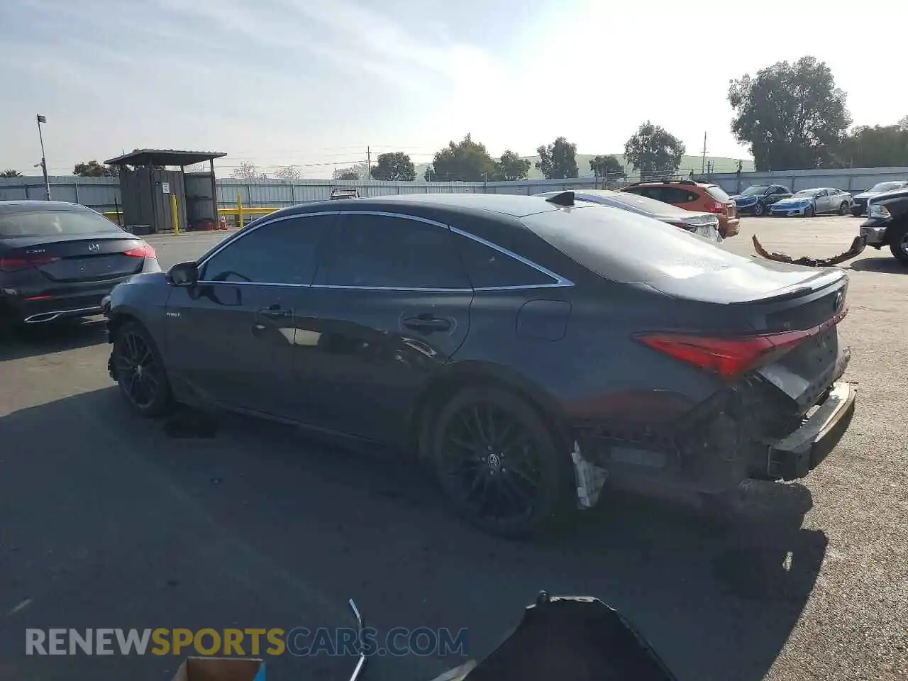 2 Photograph of a damaged car 4T1EA1AB1MU006571 TOYOTA AVALON 2021