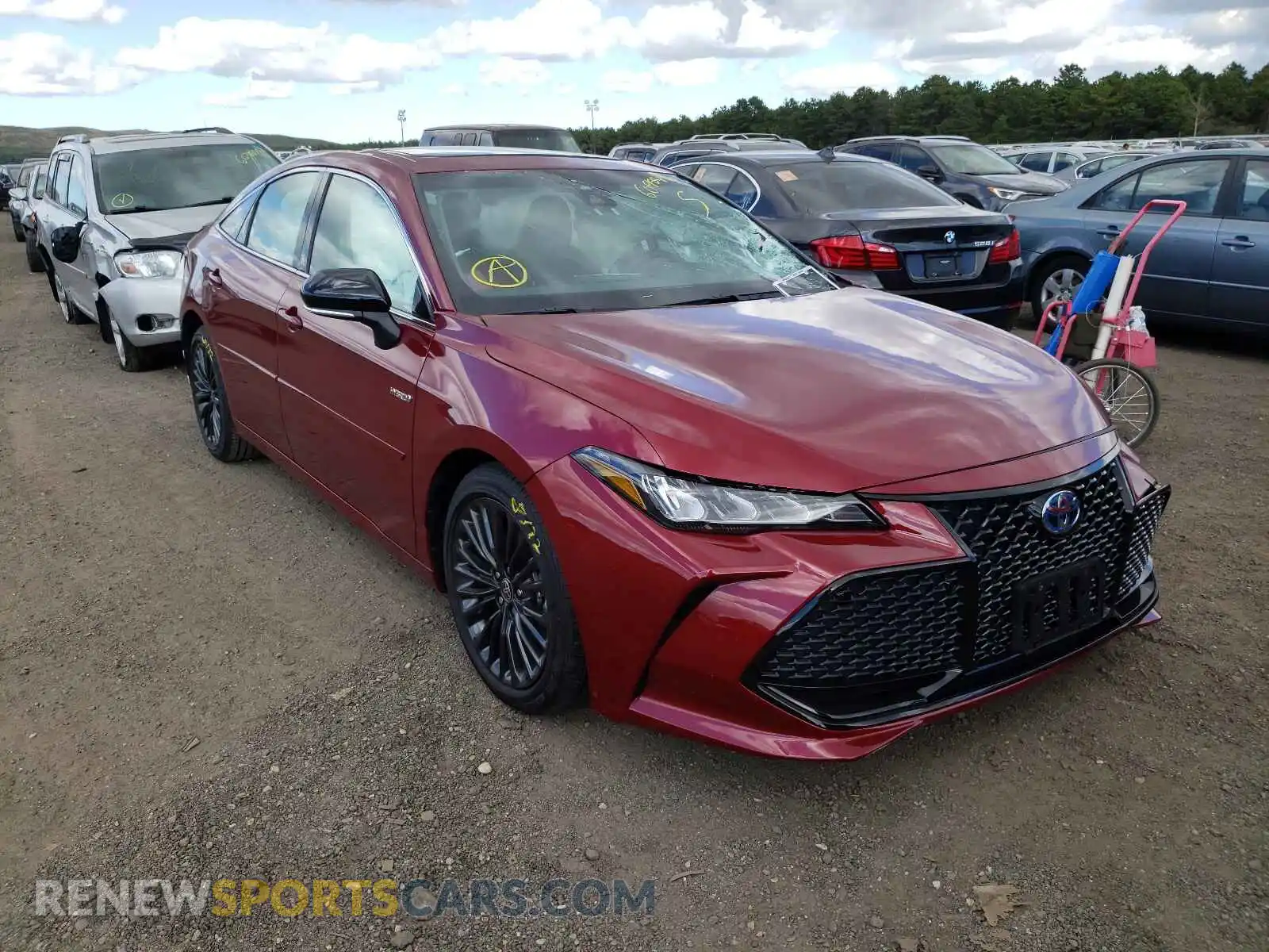 1 Photograph of a damaged car 4T1EA1AB8MU009256 TOYOTA AVALON 2021