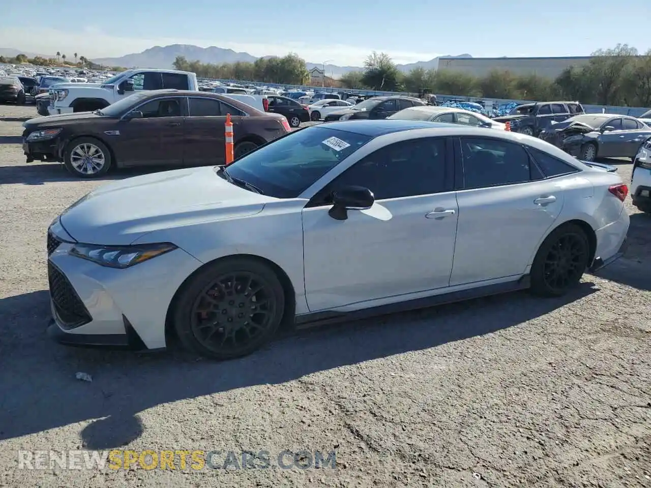 1 Photograph of a damaged car 4T1FZ1FB1MU061172 TOYOTA AVALON 2021