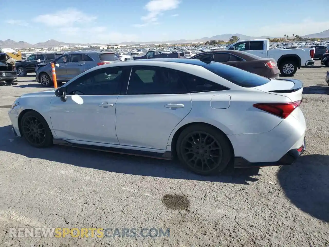 2 Photograph of a damaged car 4T1FZ1FB1MU061172 TOYOTA AVALON 2021