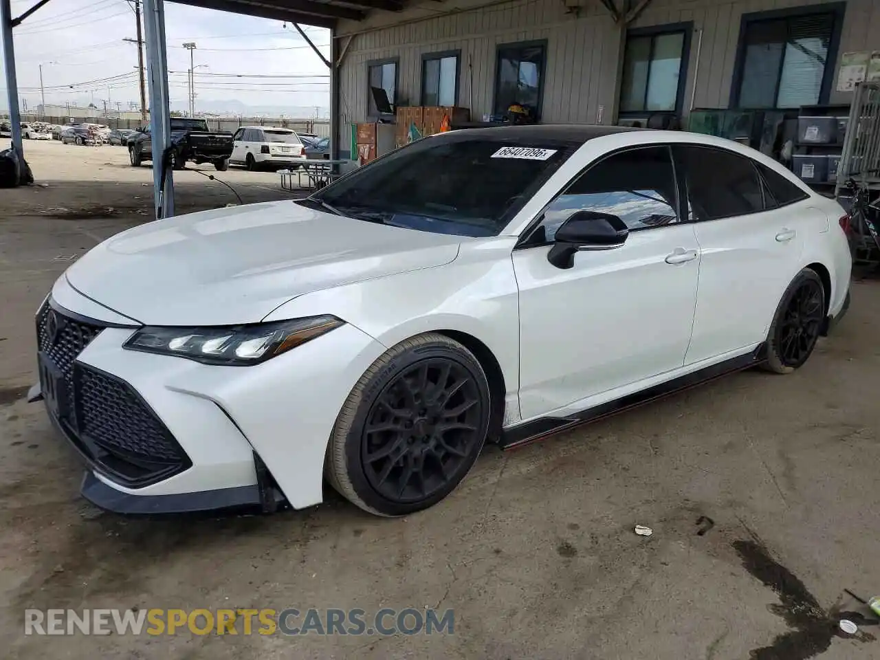 1 Photograph of a damaged car 4T1FZ1FB1MU071135 TOYOTA AVALON 2021