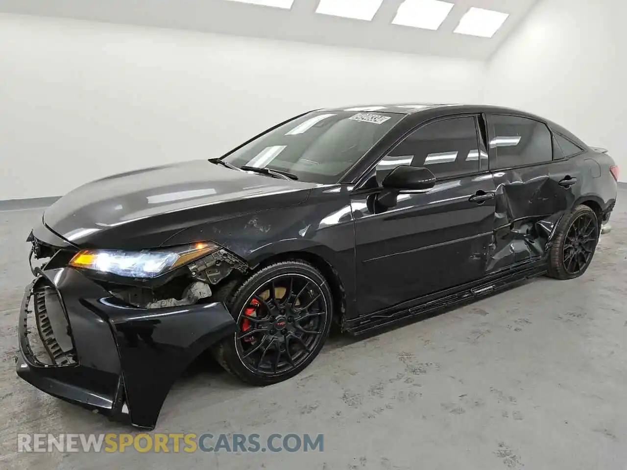 1 Photograph of a damaged car 4T1FZ1FB3MU070939 TOYOTA AVALON 2021