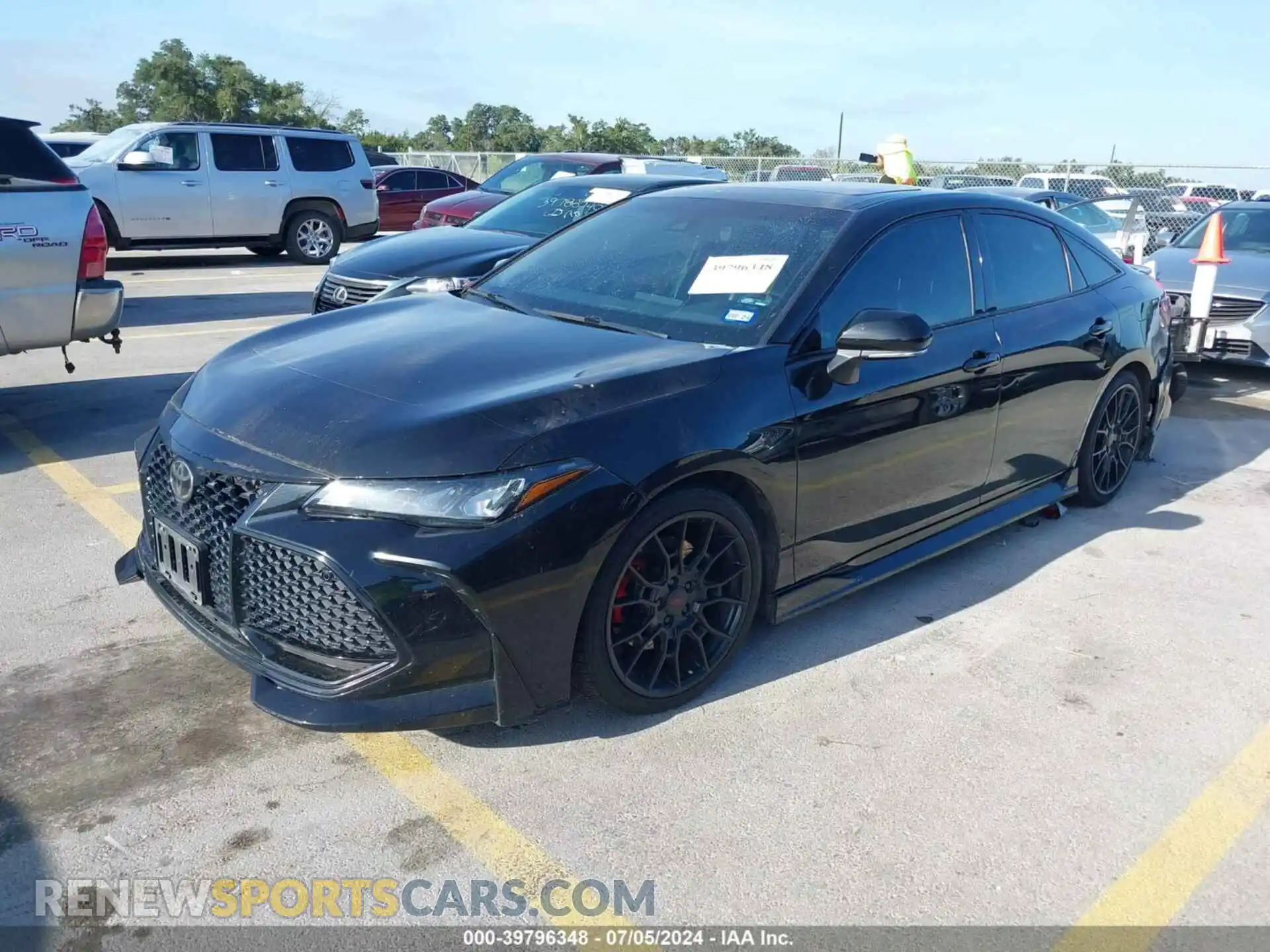 2 Photograph of a damaged car 4T1FZ1FB8MU070693 TOYOTA AVALON 2021
