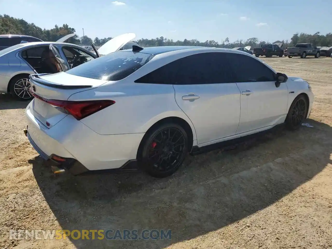 3 Photograph of a damaged car 4T1FZ1FB9MU066832 TOYOTA AVALON 2021
