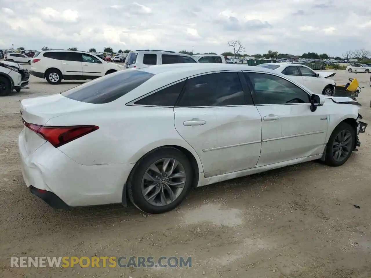 3 Photograph of a damaged car 4T1JA1AB2MU005217 TOYOTA AVALON 2021