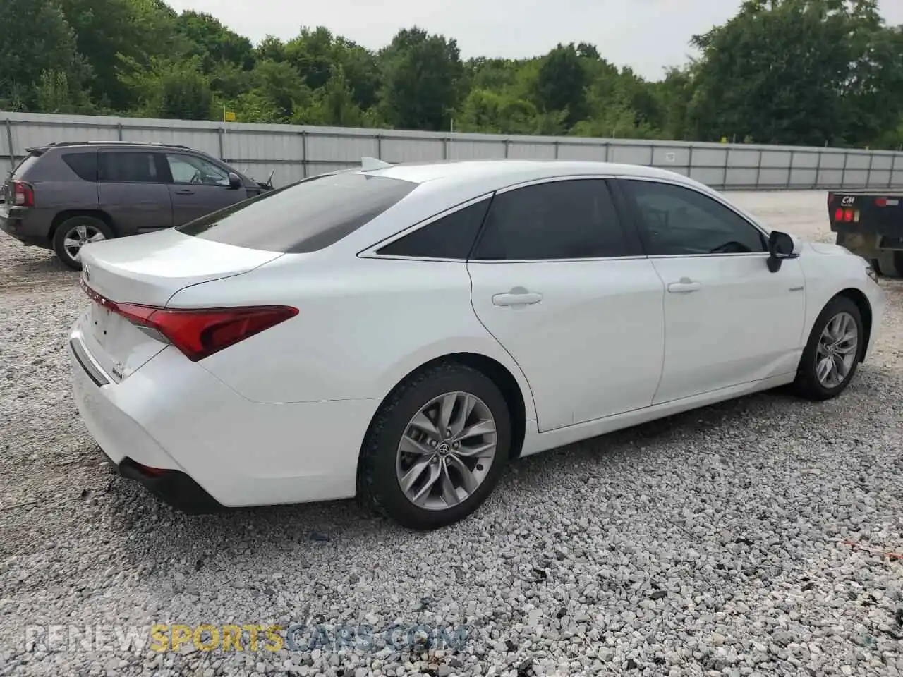 3 Photograph of a damaged car 4T1JA1AB9MU001973 TOYOTA AVALON 2021