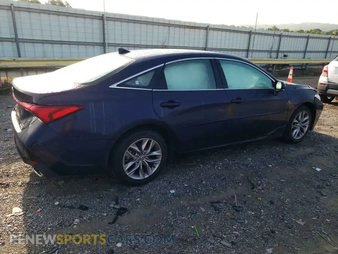3 Photograph of a damaged car 4T1JZ1FB3MU057974 TOYOTA AVALON 2021
