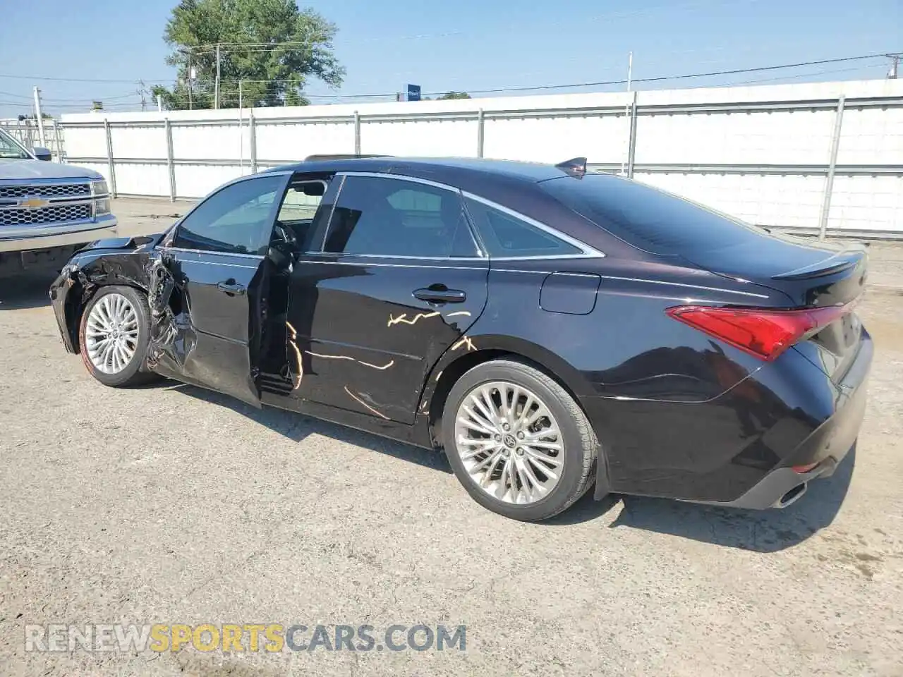 2 Photograph of a damaged car 4T1DZ1FB9NU072042 TOYOTA AVALON 2022
