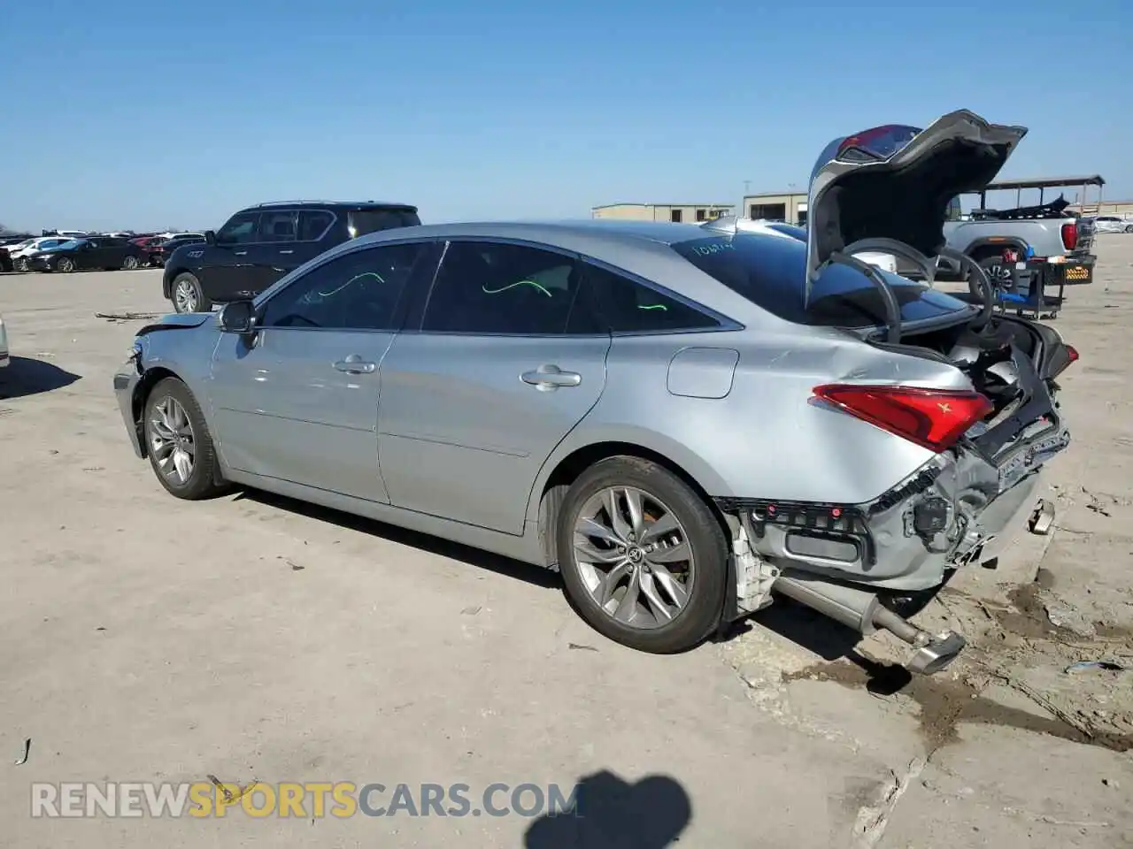 2 Photograph of a damaged car 4T1JZ1FB2NU078963 TOYOTA AVALON 2022