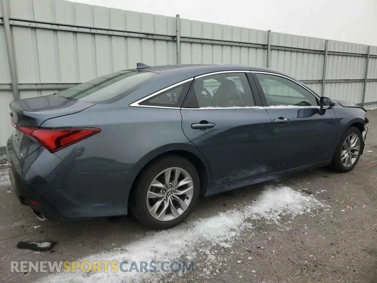 3 Photograph of a damaged car 4T1JZ1FB4NU074848 TOYOTA AVALON 2022