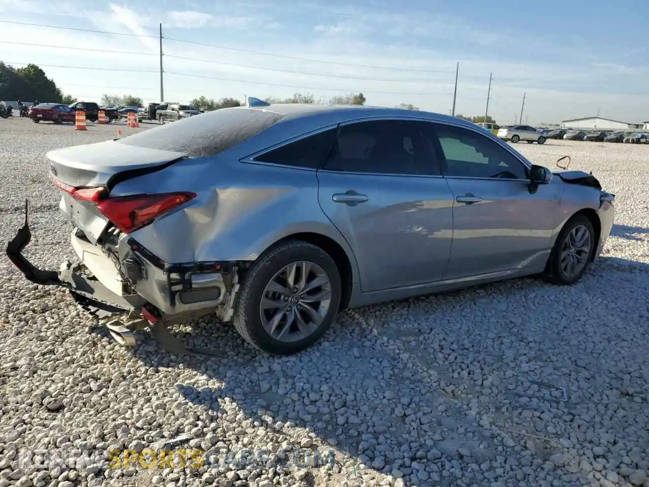 3 Photograph of a damaged car 4T1JZ1FB4NU077717 TOYOTA AVALON 2022