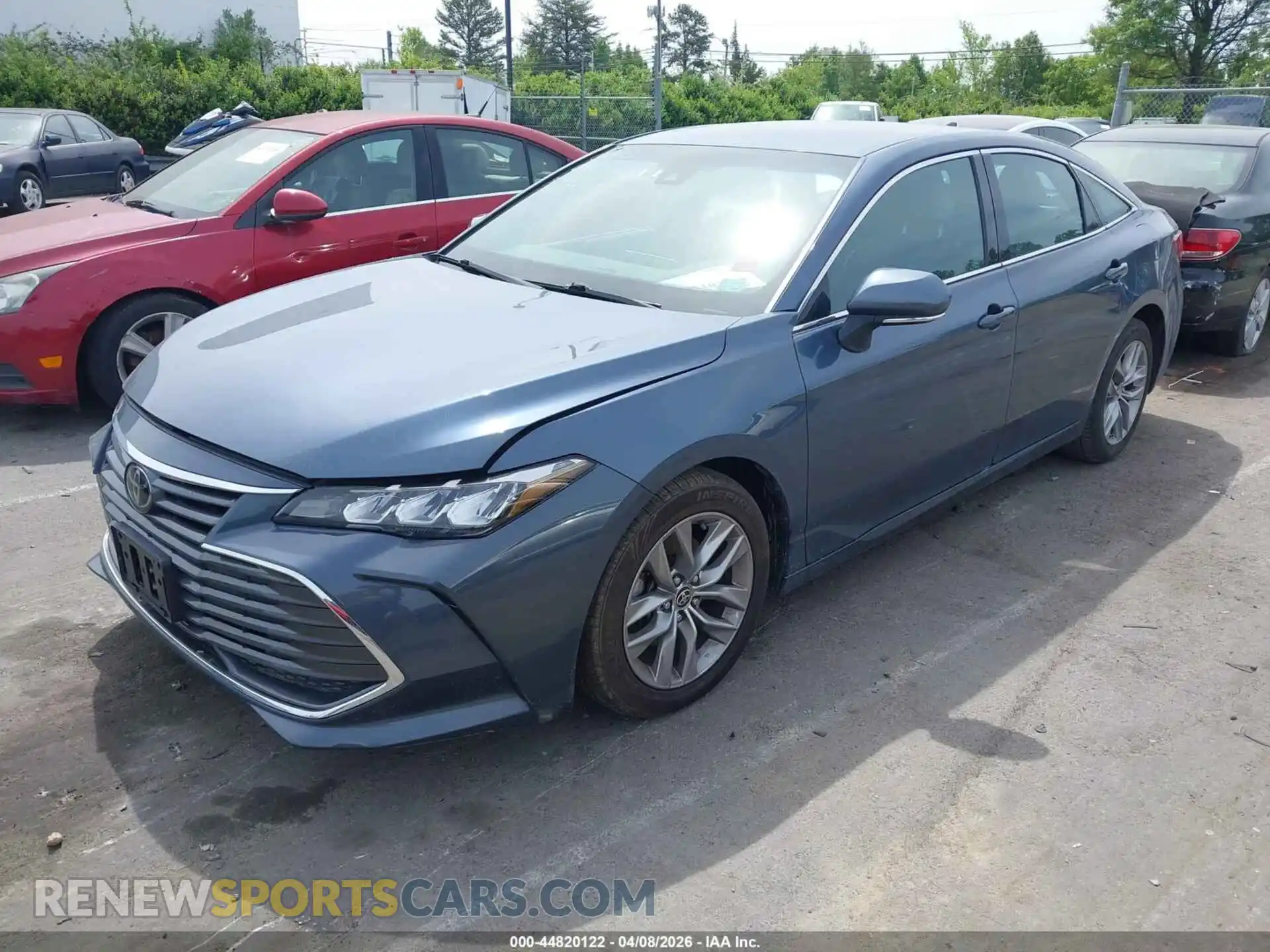 2 Photograph of a damaged car 4T1JZ1FB8NU076943 TOYOTA AVALON 2022