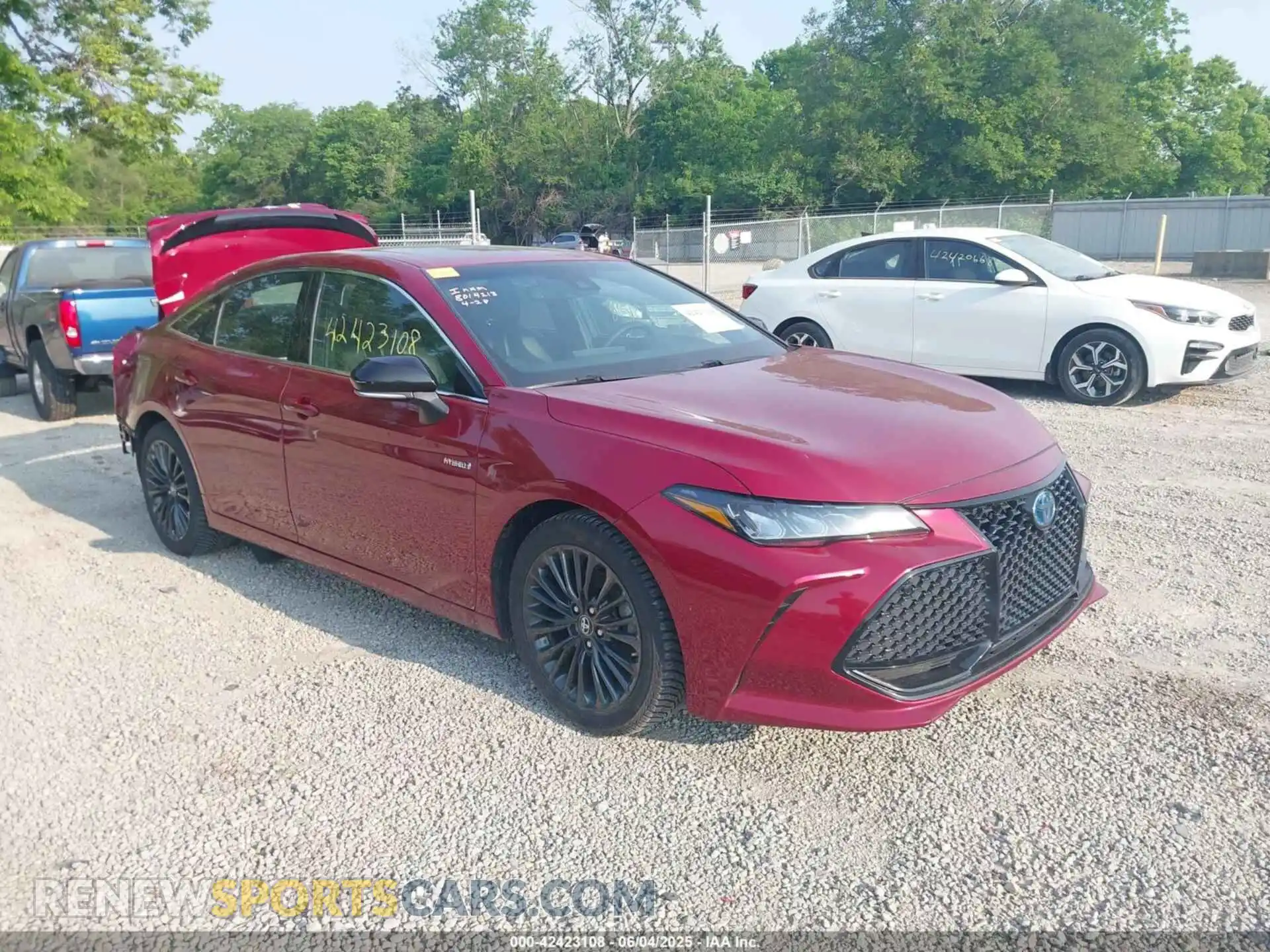 1 Photograph of a damaged car 4T1B21FB9KU008154 TOYOTA AVALON HYBRID 2019