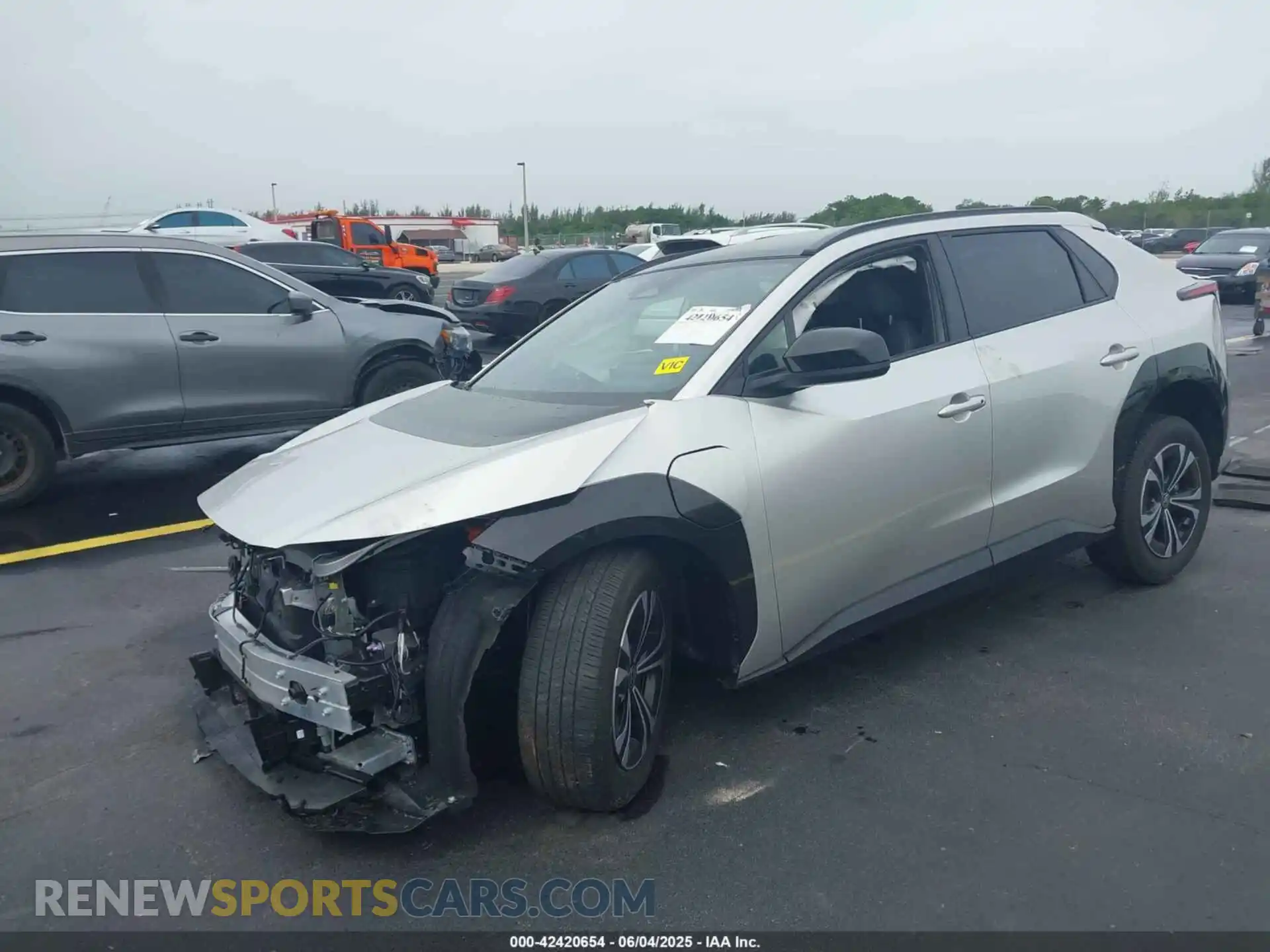 2 fotografías del automóvil dañado JTMAAAAAXRA043301 TOYOTA BZ4X 2024
