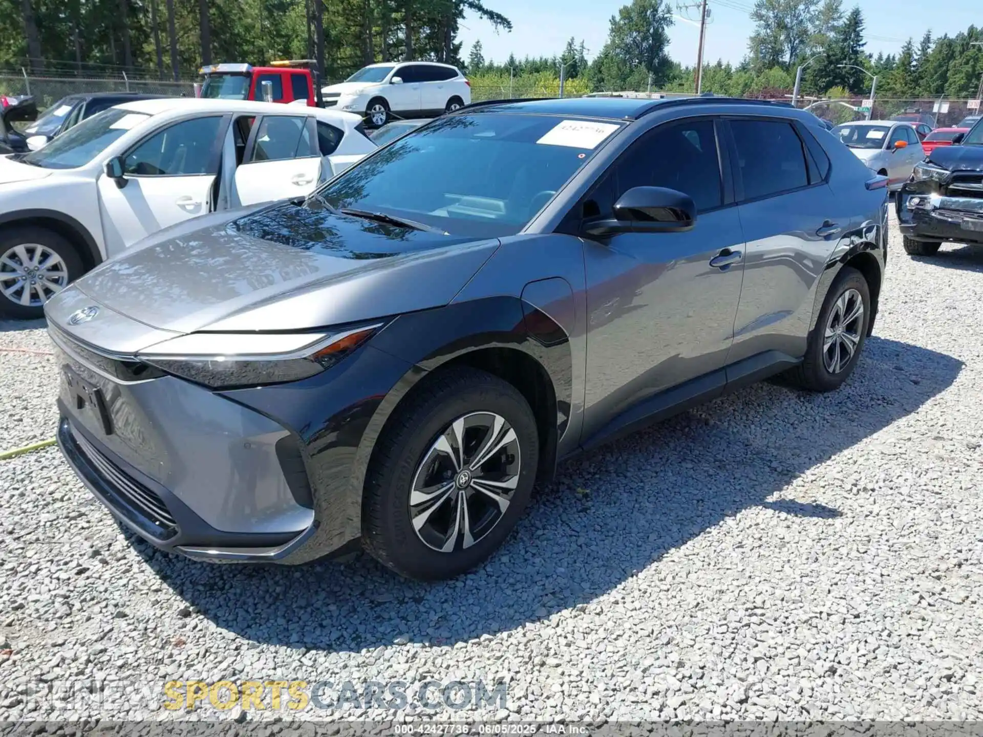 2 fotografías del automóvil dañado JTMABACA5RA070254 TOYOTA BZ4X 2024