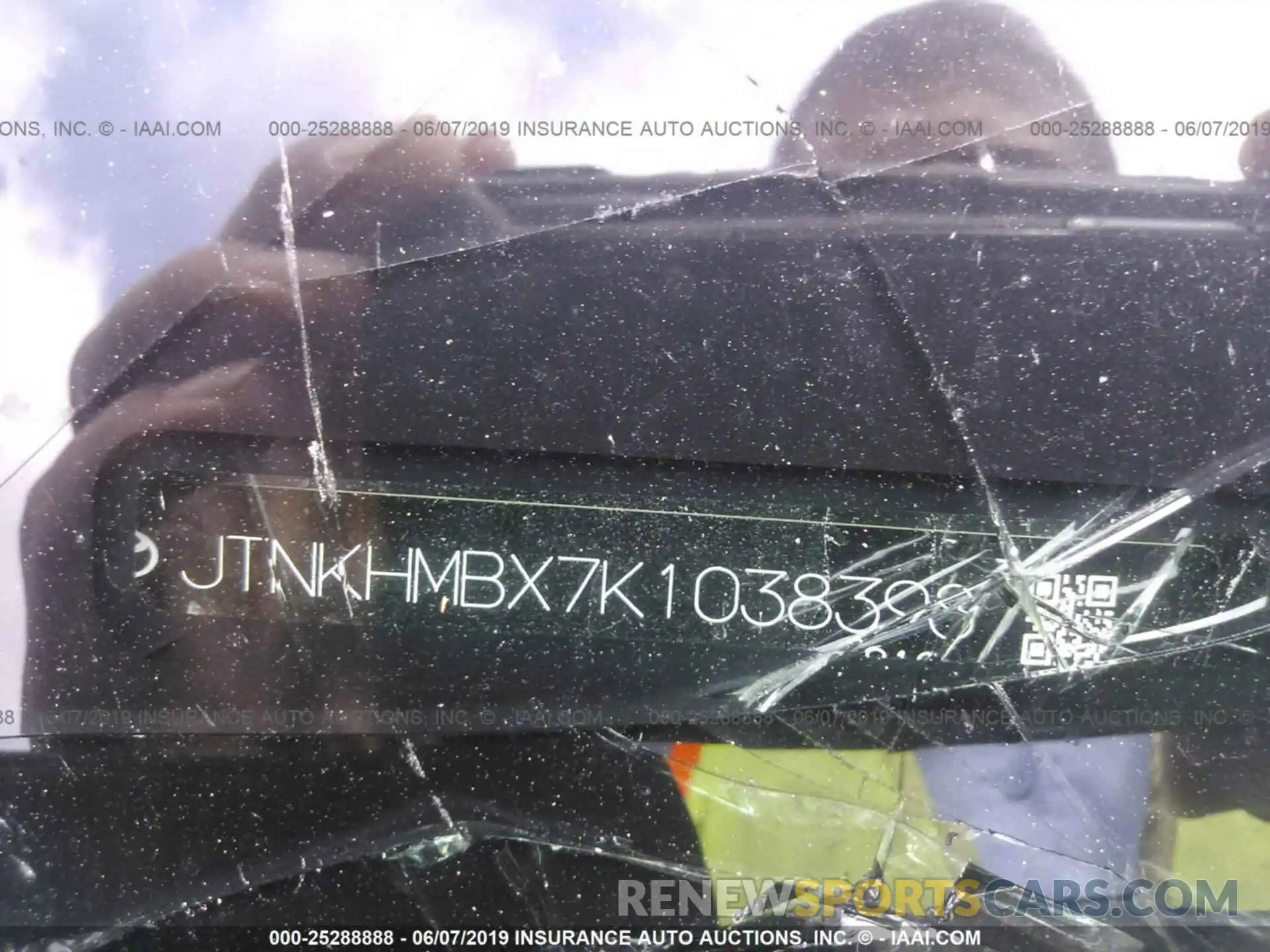 9 Photograph of a damaged car JTNKHMBX7K1038398 TOYOTA C-HR 2019