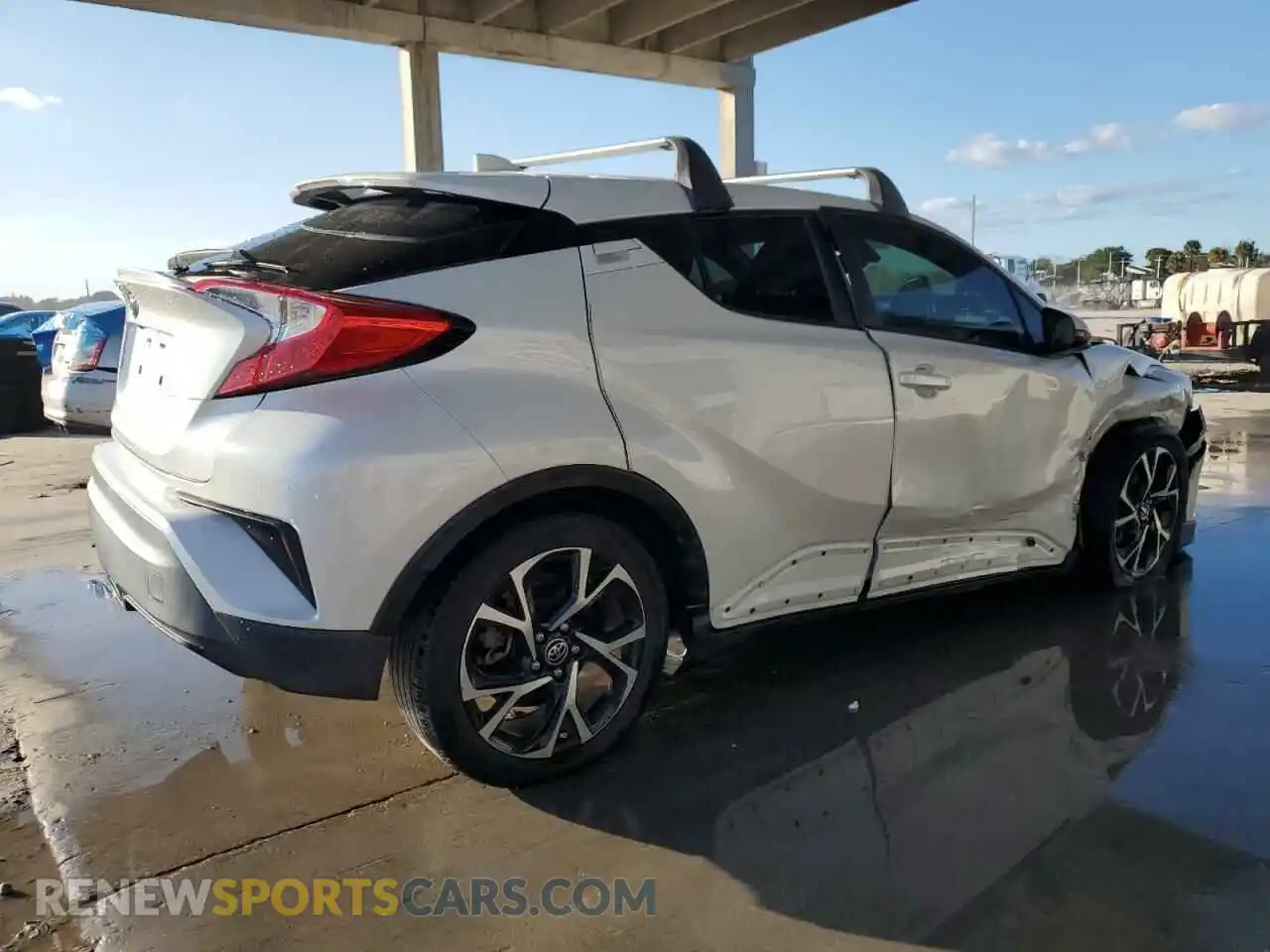 3 fotografías del automóvil dañado NMTKHMBX6KR095780 TOYOTA C-HR 2019