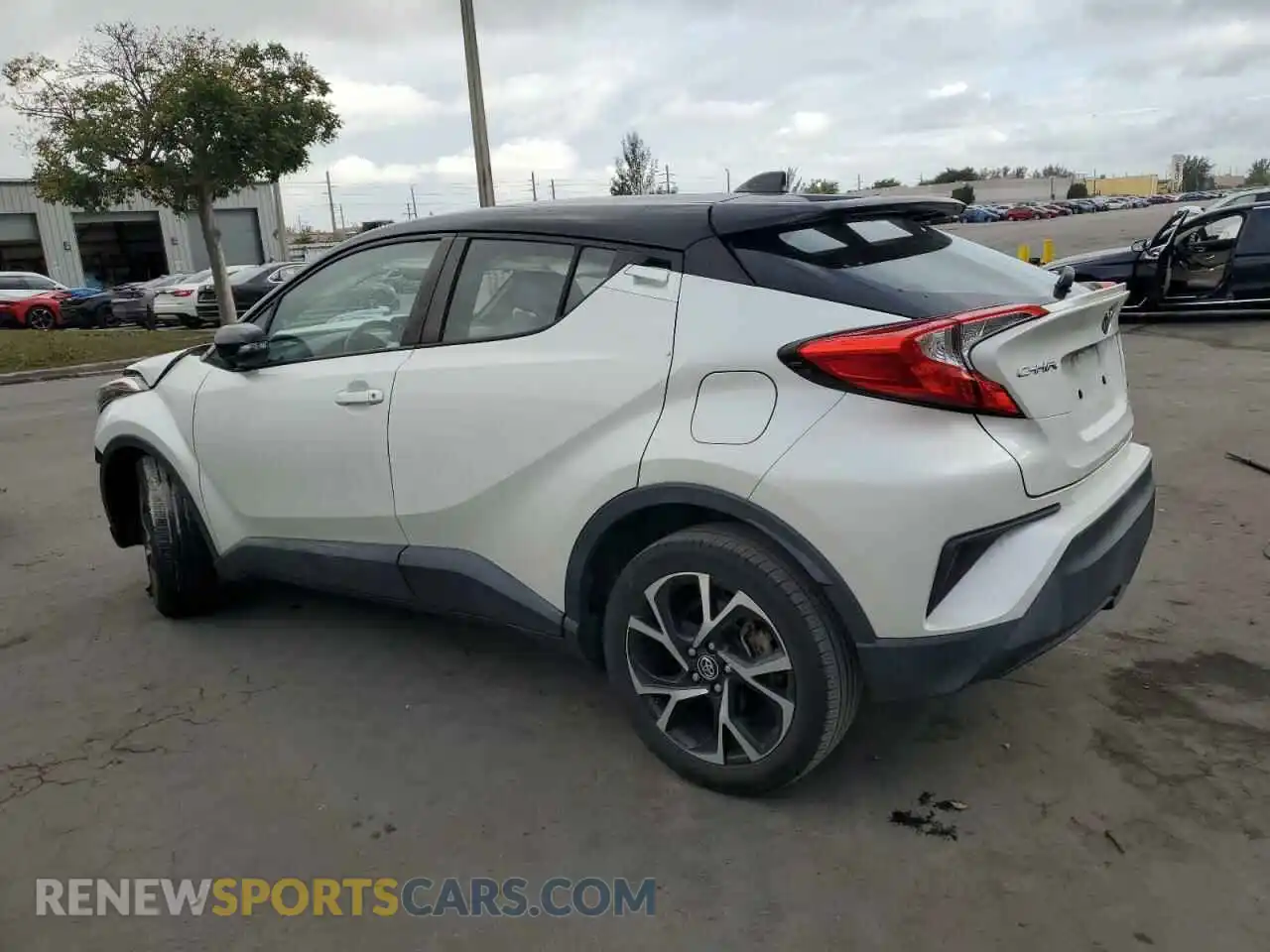 2 Photograph of a damaged car NMTKHMBX8KR084750 TOYOTA C-HR 2019