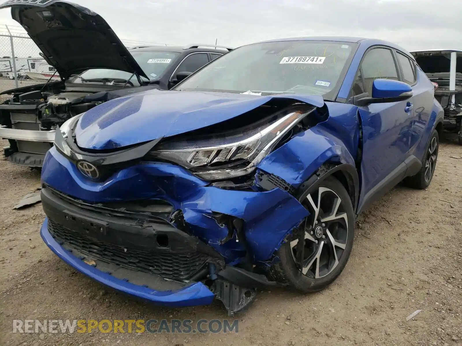 2 Photograph of a damaged car JTNKHMBX2L1069219 TOYOTA C-HR 2020