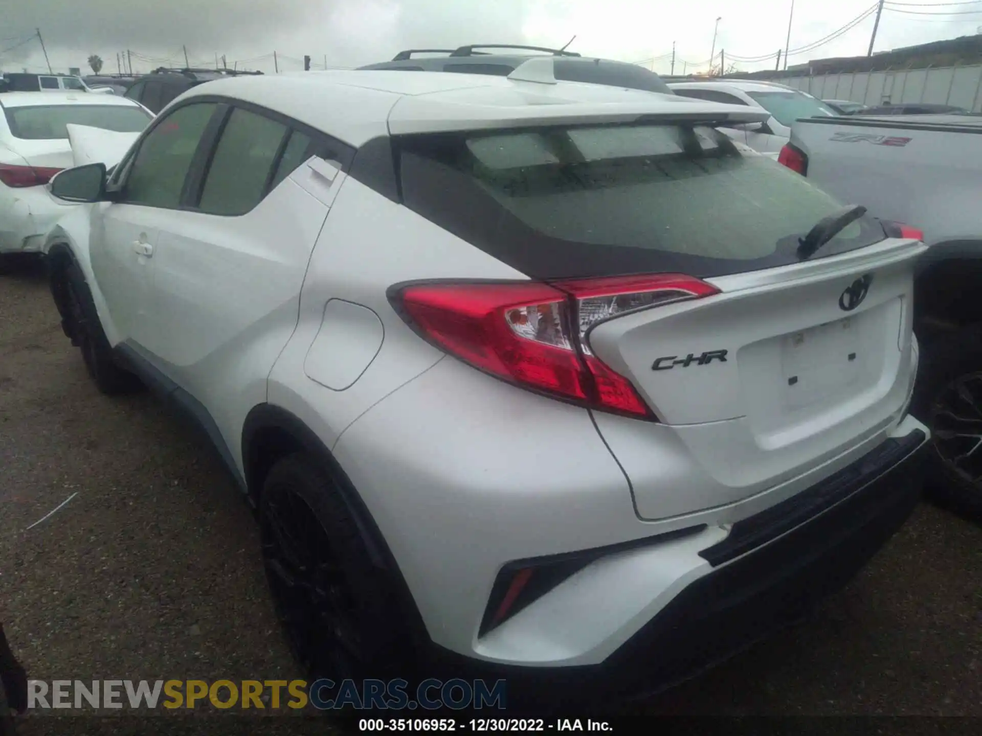 3 fotografías del automóvil dañado JTNKHMBX4M1117479 TOYOTA C-HR 2021