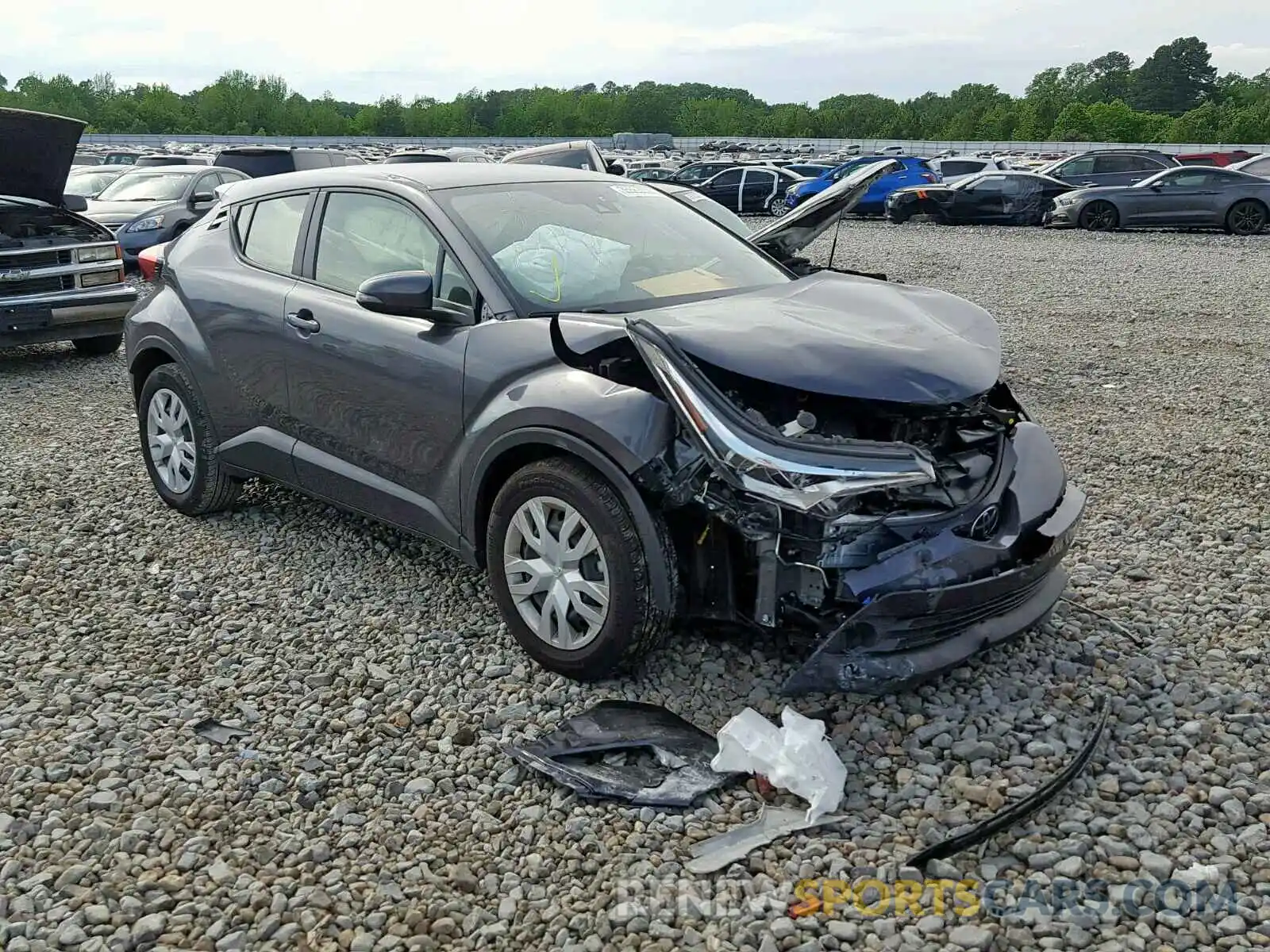 1 Photograph of a damaged car JTNKHMBX5K1021387 TOYOTA C-HR XLE 2019