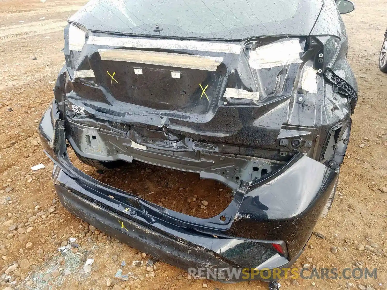 9 Photograph of a damaged car JTNKHMBX7K1017597 TOYOTA C-HR XLE 2019