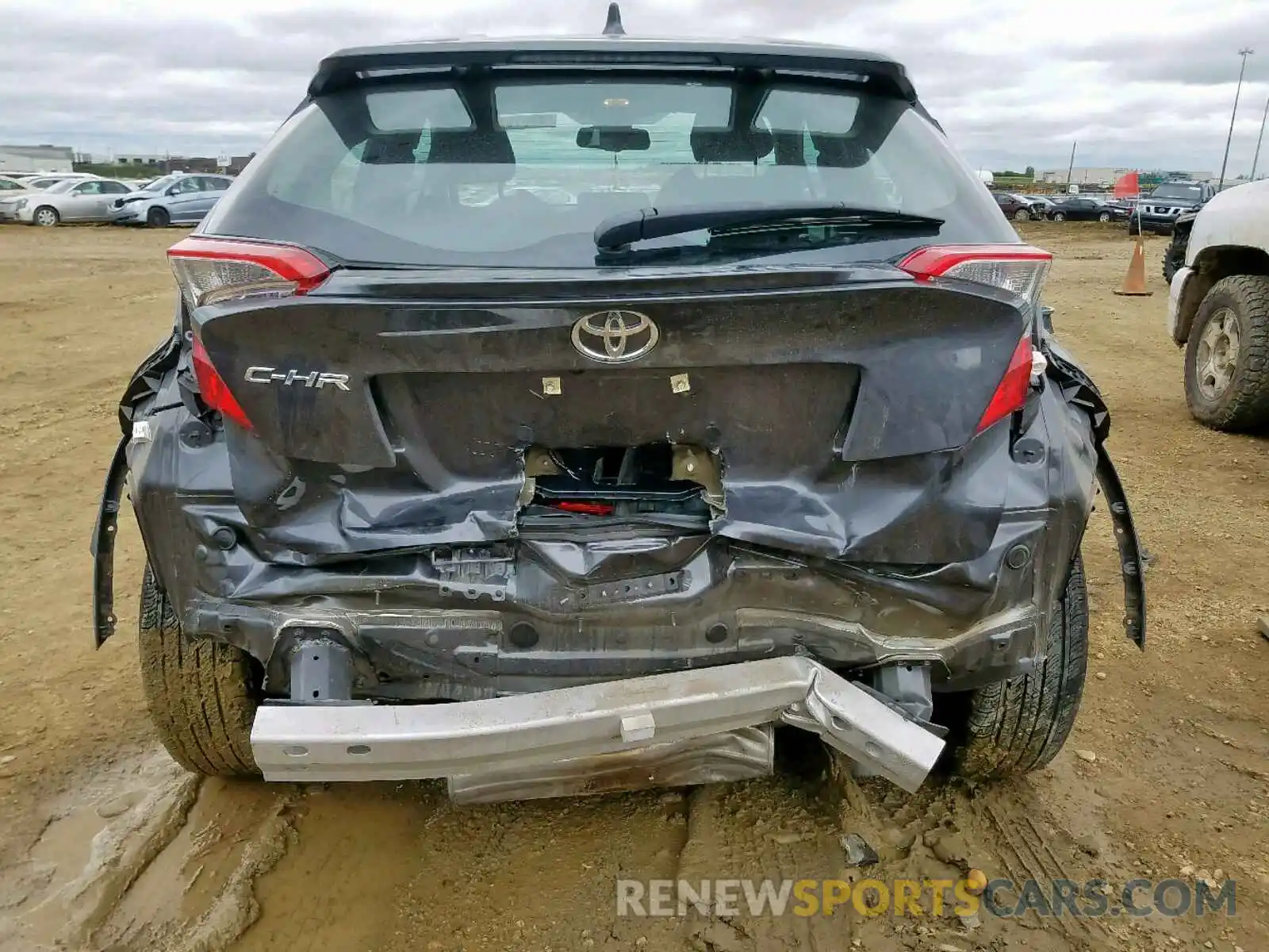 9 Photograph of a damaged car NMTKHMBX0KR071524 TOYOTA C-HR XLE 2019
