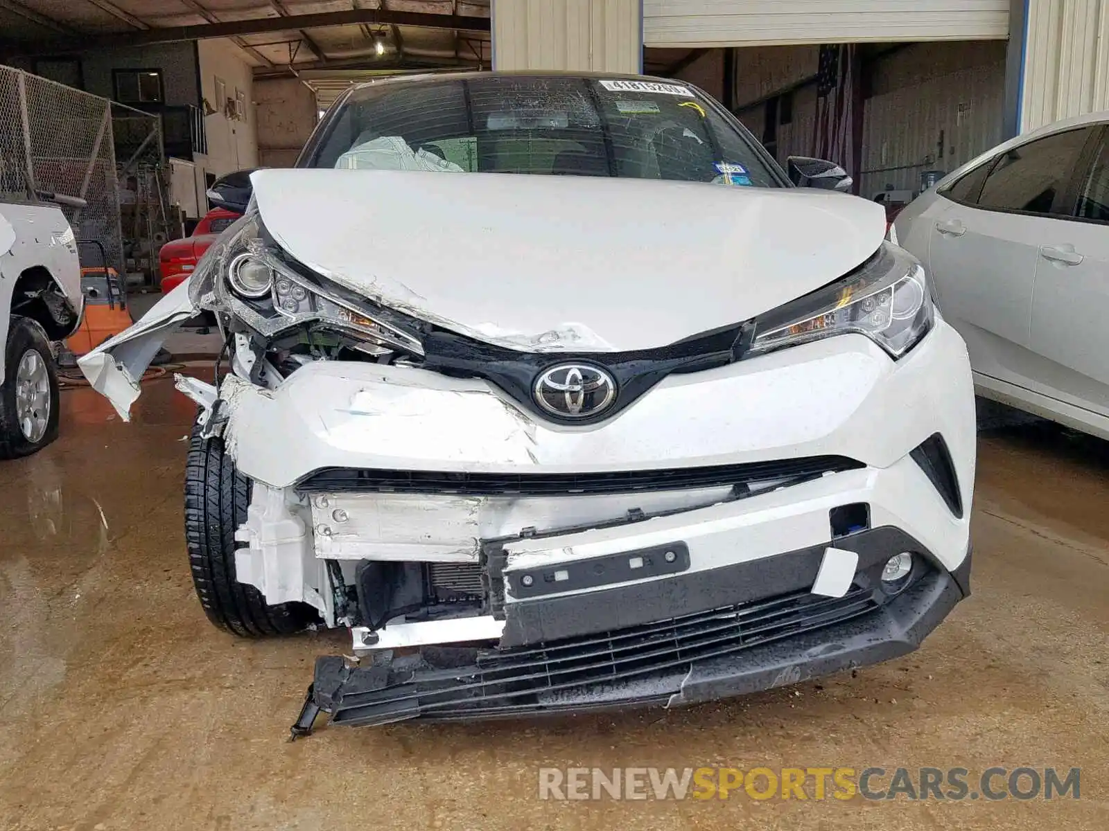 9 Photograph of a damaged car NMTKHMBX1KR086856 TOYOTA C-HR XLE 2019