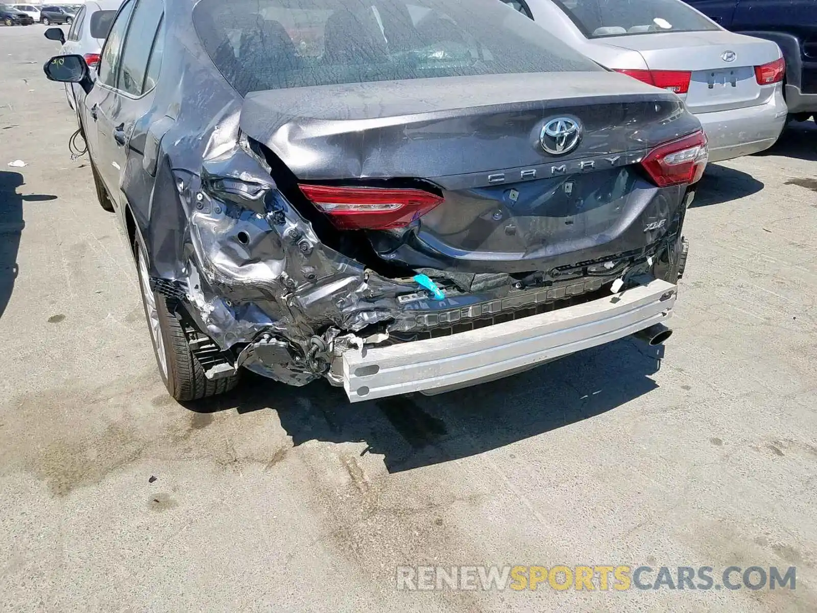 9 Photograph of a damaged car 4T1B11HK0KU164440 TOYOTA CAMRY 2019