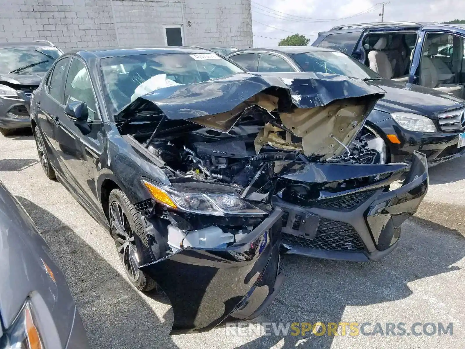 1 Photograph of a damaged car 4T1B11HK0KU180606 TOYOTA CAMRY 2019