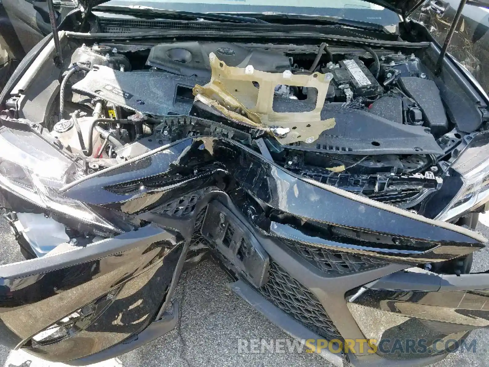 9 Photograph of a damaged car 4T1B11HK0KU180606 TOYOTA CAMRY 2019