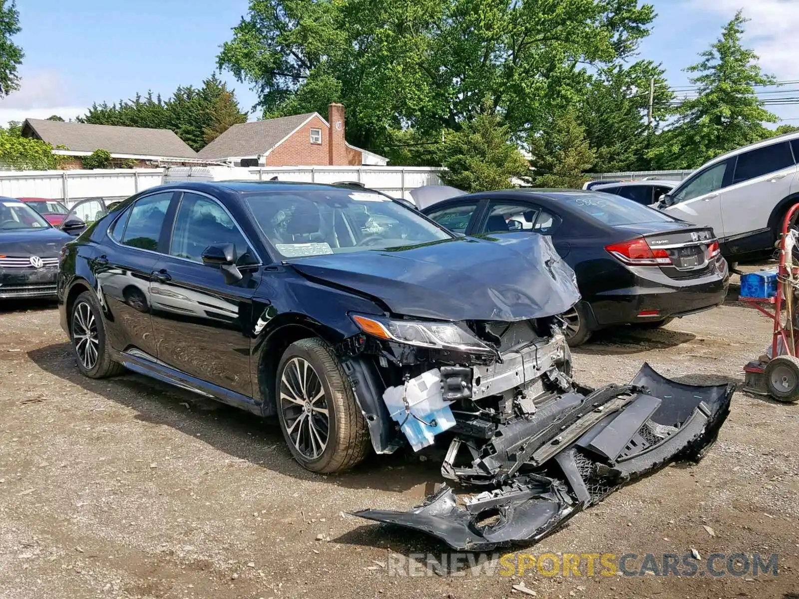 1 Photograph of a damaged car 4T1B11HK0KU229710 TOYOTA CAMRY 2019