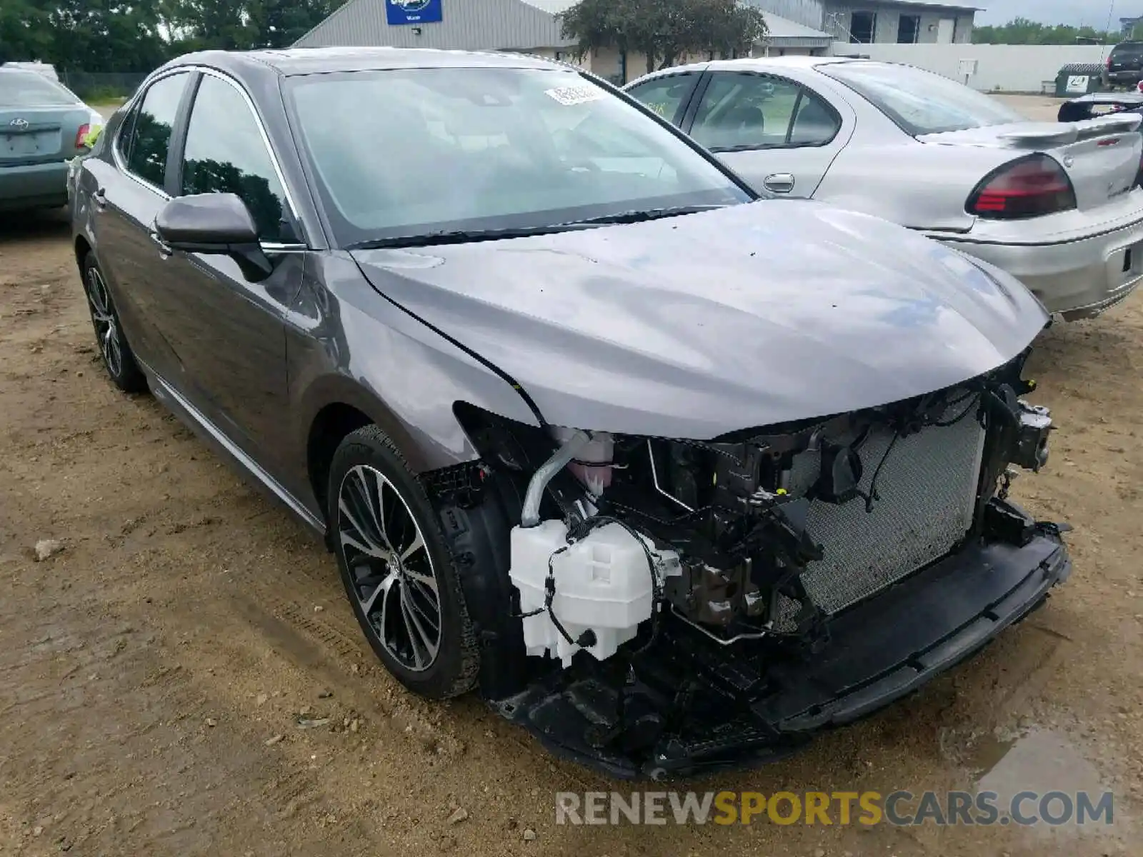 1 Photograph of a damaged car 4T1B11HK0KU688347 TOYOTA CAMRY 2019