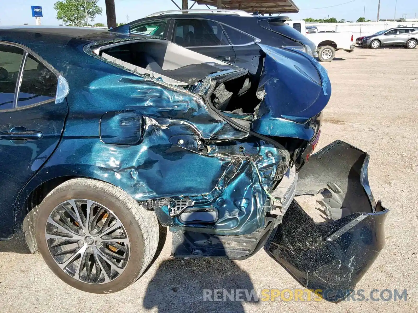 9 Photograph of a damaged car 4T1B11HK0KU697839 TOYOTA CAMRY 2019