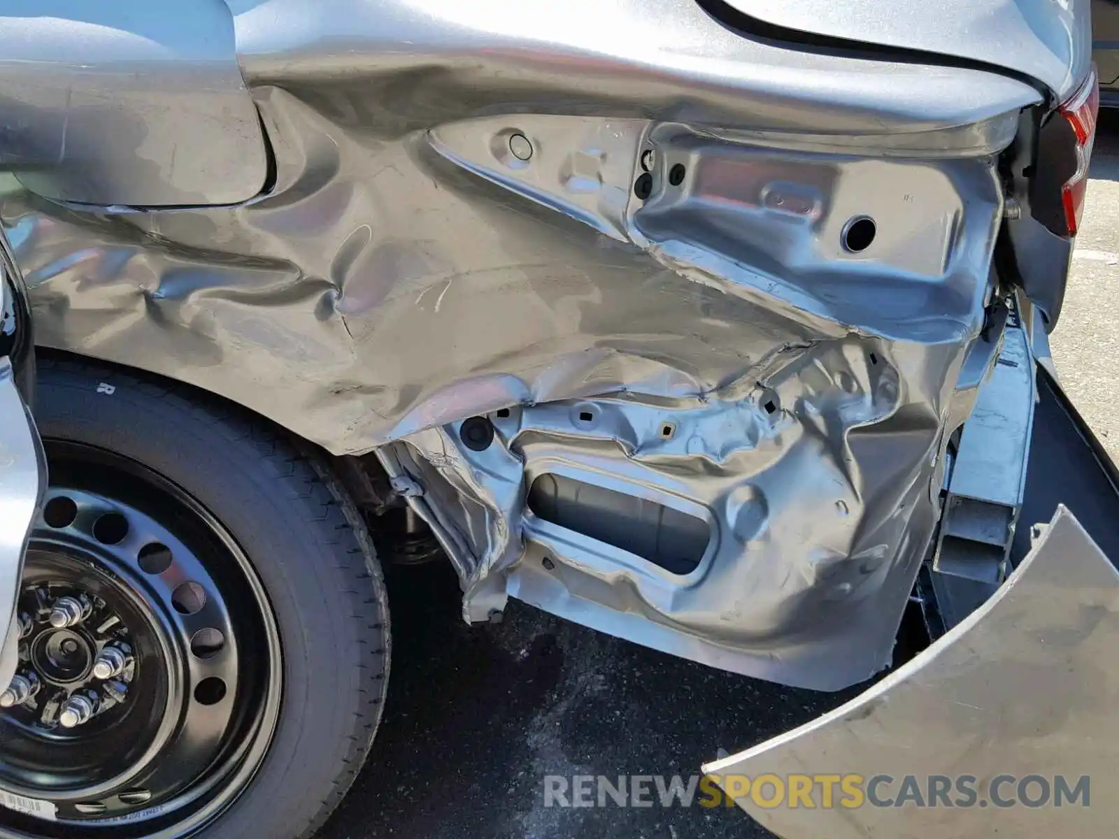 9 Photograph of a damaged car 4T1B11HK0KU715336 TOYOTA CAMRY 2019