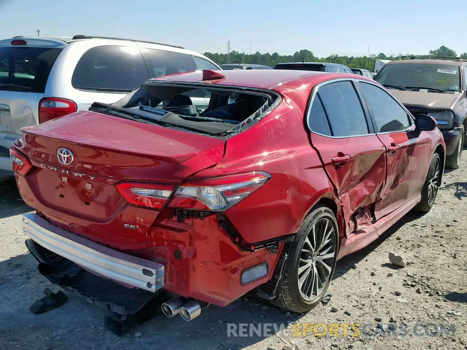 4 Photograph of a damaged car 4T1B11HK1KU189105 TOYOTA CAMRY 2019