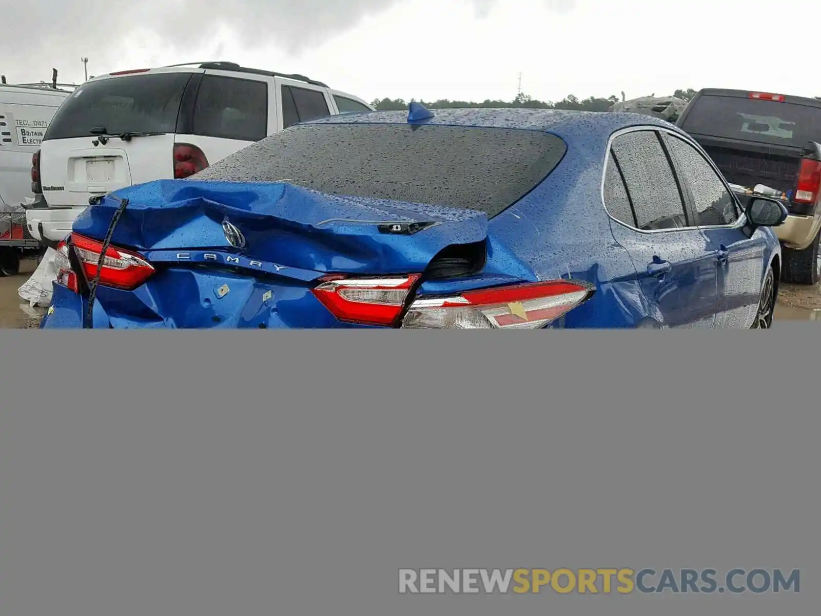 4 Photograph of a damaged car 4T1B11HK1KU228033 TOYOTA CAMRY 2019