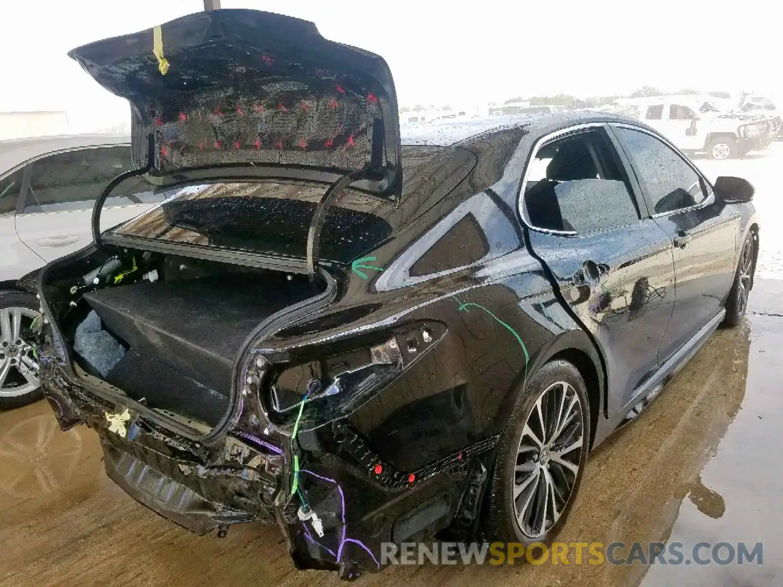 4 Photograph of a damaged car 4T1B11HK1KU767476 TOYOTA CAMRY 2019