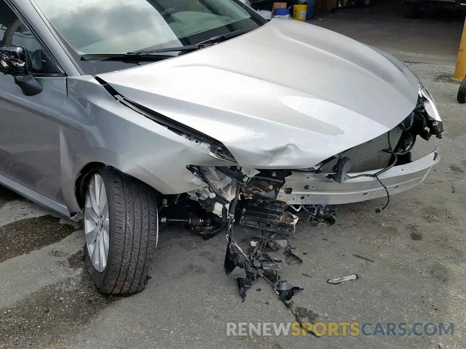 9 Photograph of a damaged car 4T1B11HK1KU816854 TOYOTA CAMRY 2019