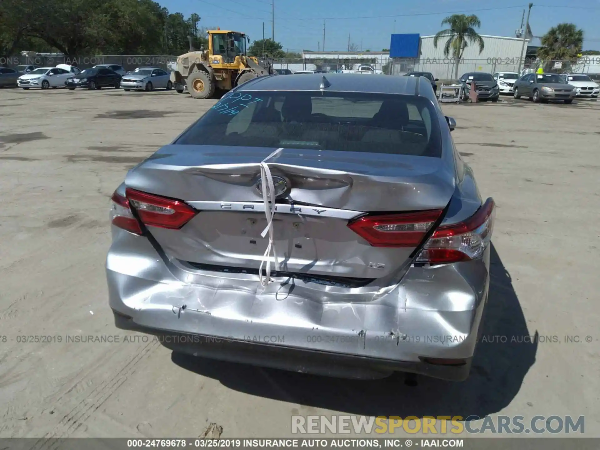 6 Photograph of a damaged car 4T1B11HK2KU162981 TOYOTA CAMRY 2019