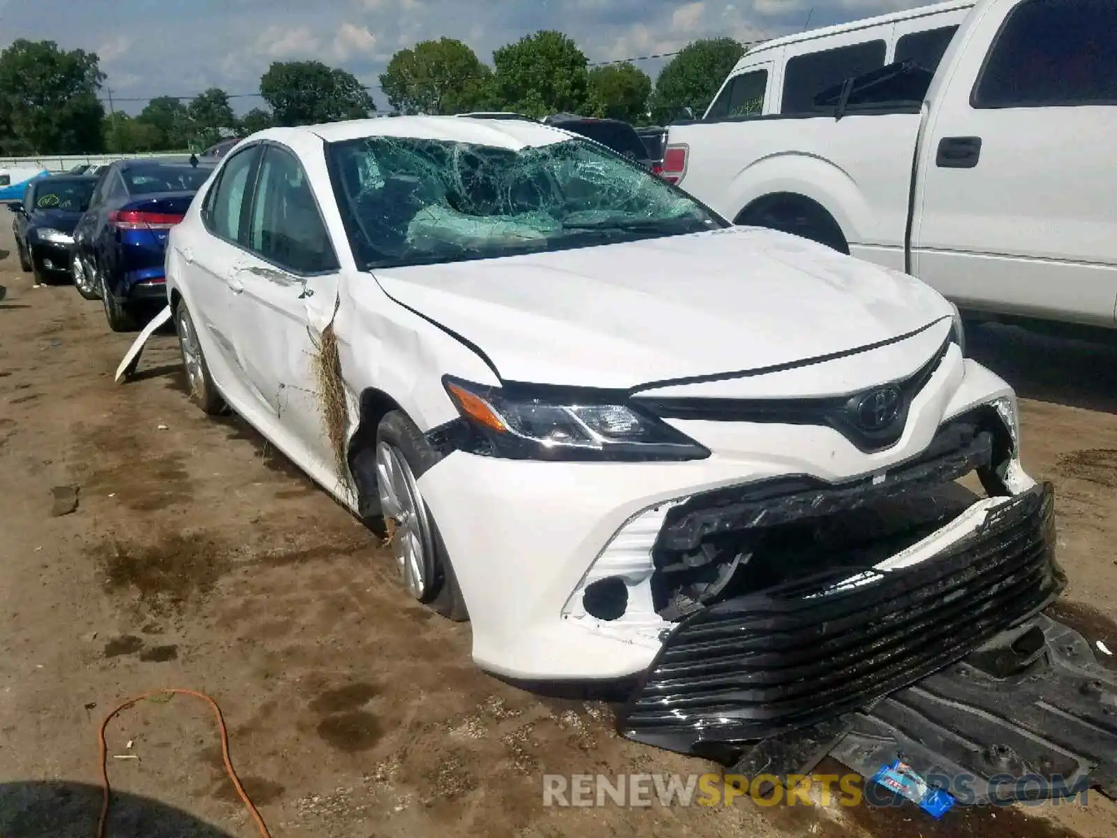 1 Photograph of a damaged car 4T1B11HK2KU228672 TOYOTA CAMRY 2019